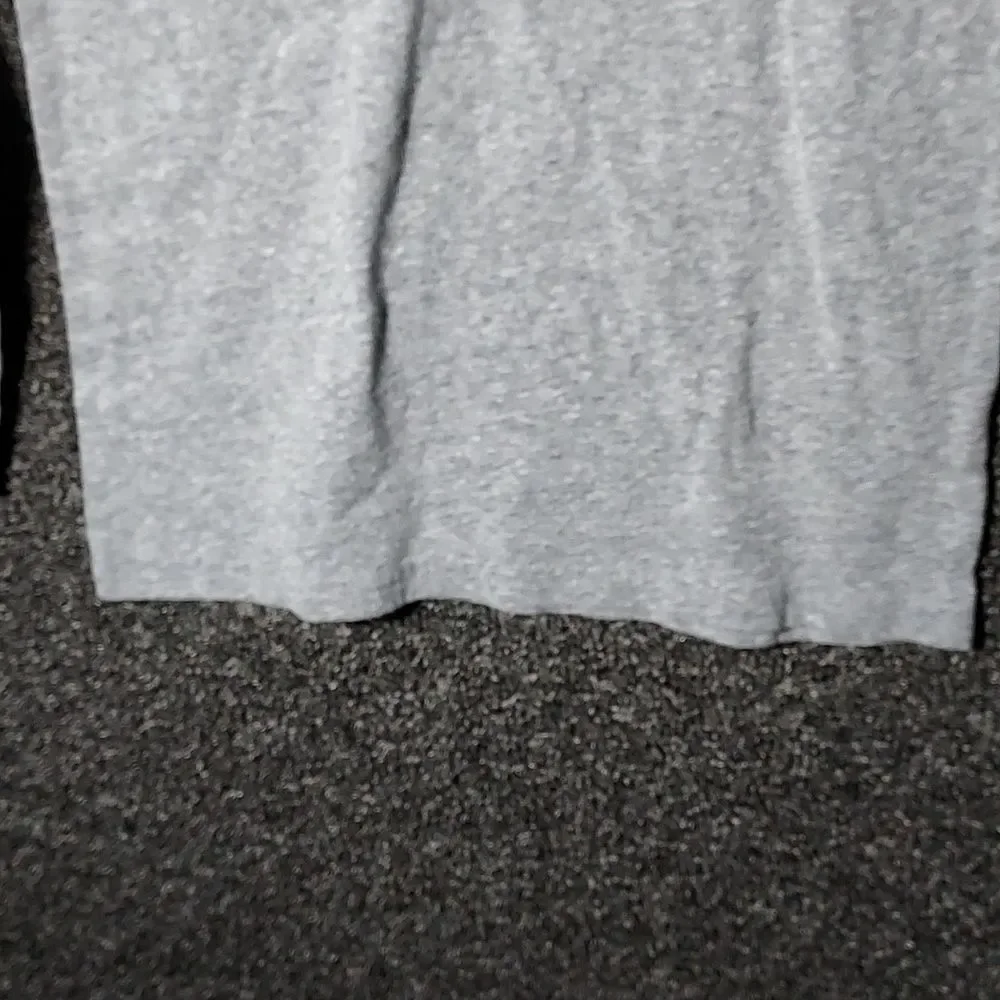 The Children's Place Gray Long Sleeve Tee Shirt T-Shirt Size Small 5/6